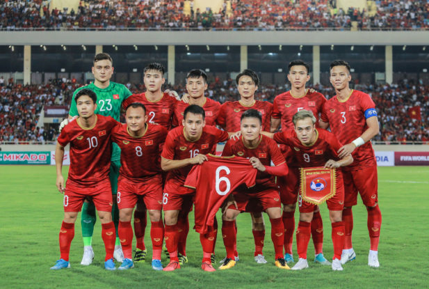 singapore-bat-dt-viet-nam-da-tren-san-co-nhan-tao-o-aff-cup-2022