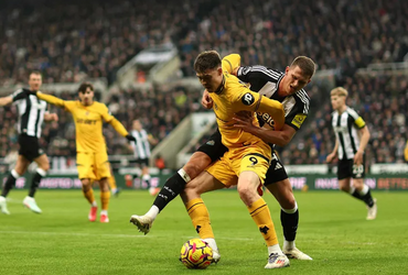 Newcastle United vs Wolverhampton (02:30 – 16/01)